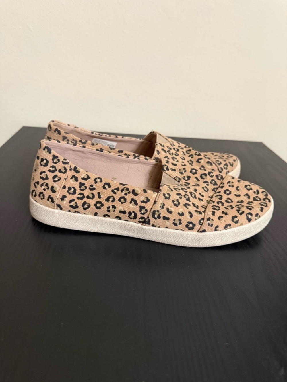 TOMS Animal Cheetah Print Canvas Loafers Size 9.5 Safari BOHO Avalon Sneaker - Picture 3 of 7
